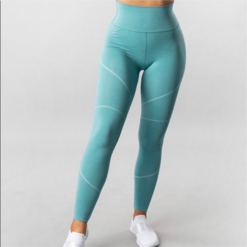 Alphalete OG Revivals Capri Sun Leggings